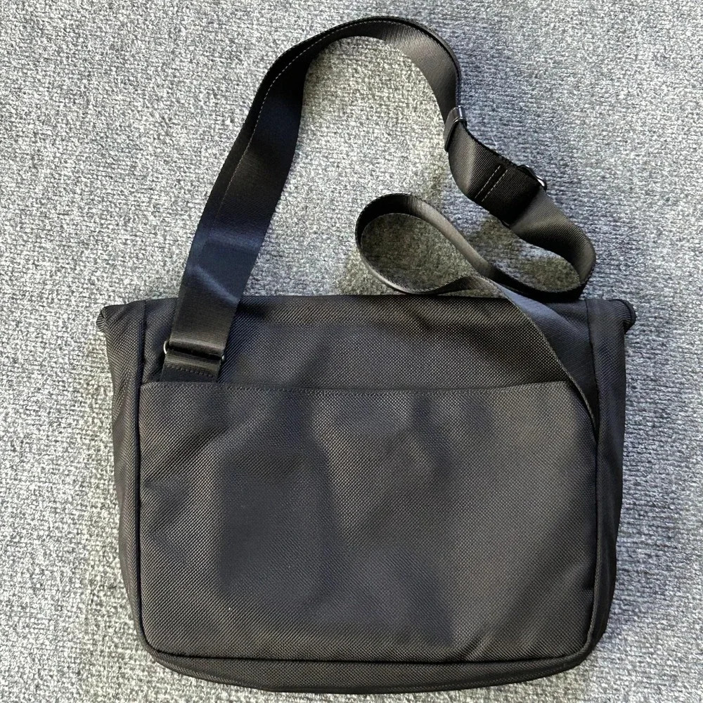 TUMI Alpha Black Ballistic Nylon Messenger Laptop Crossbody Bag Slim EUC